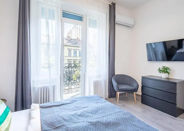 Absolute With Balcony * Budapest