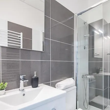 Absolute With Balcony Budapesta