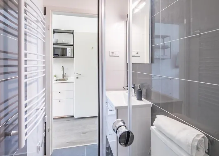 Apartment Absolute With Balcony *