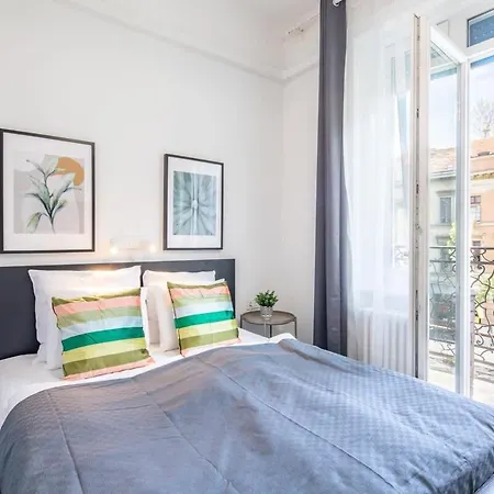 Absolute With Balcony بودابست